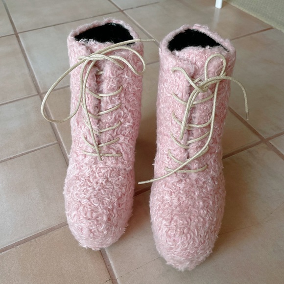 One Spo fluffy heels - Picture 3 of 7